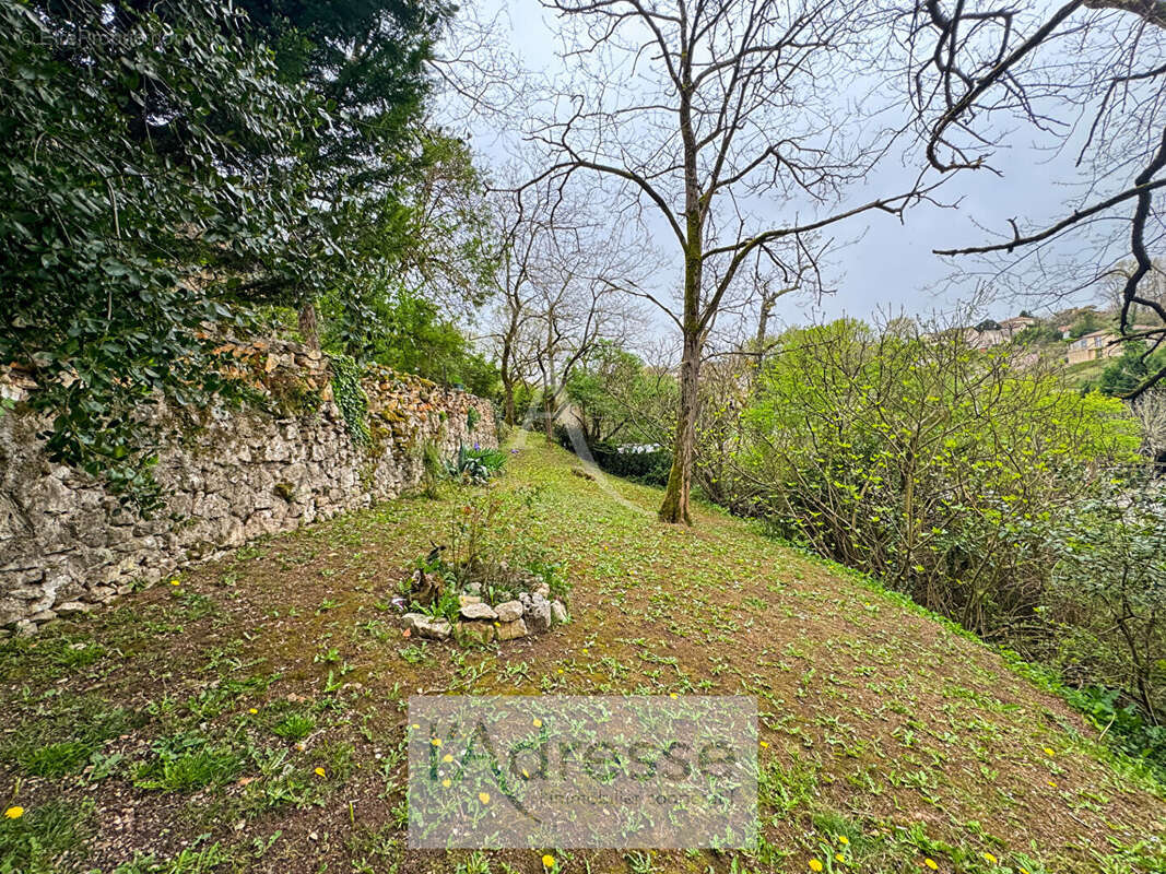 Maison à PUY-L&#039;EVEQUE