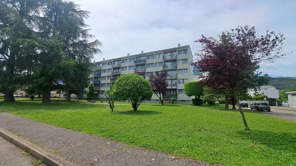 Appartement à LE PONT-DE-CLAIX