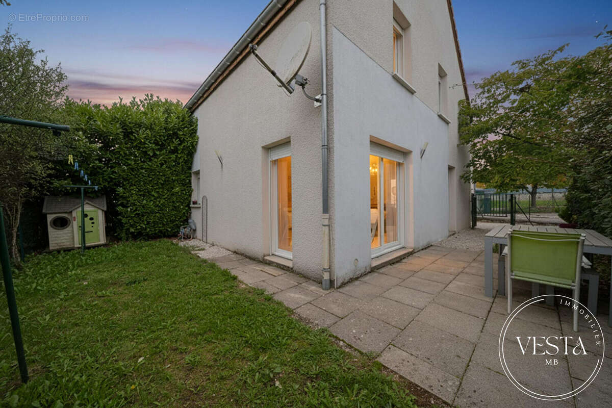 Maison à BELLENEUVE