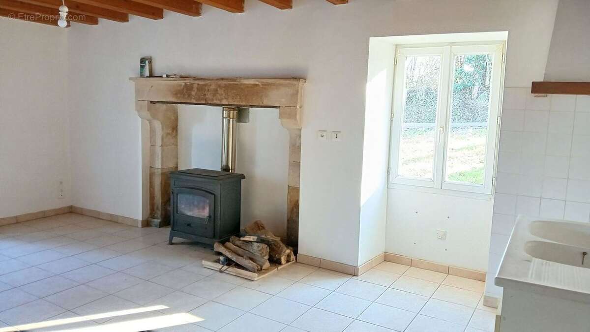 Maison à CHASSENEUIL-SUR-BONNIEURE