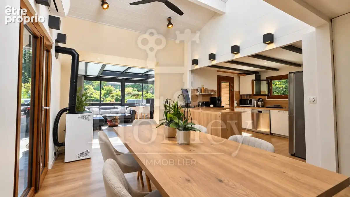 FILLINGES - Véritable Chalet en Madriers - Piscine Chauffée - Forêt Privative de 1200m2 - 10min Frontière Suis - photo 6