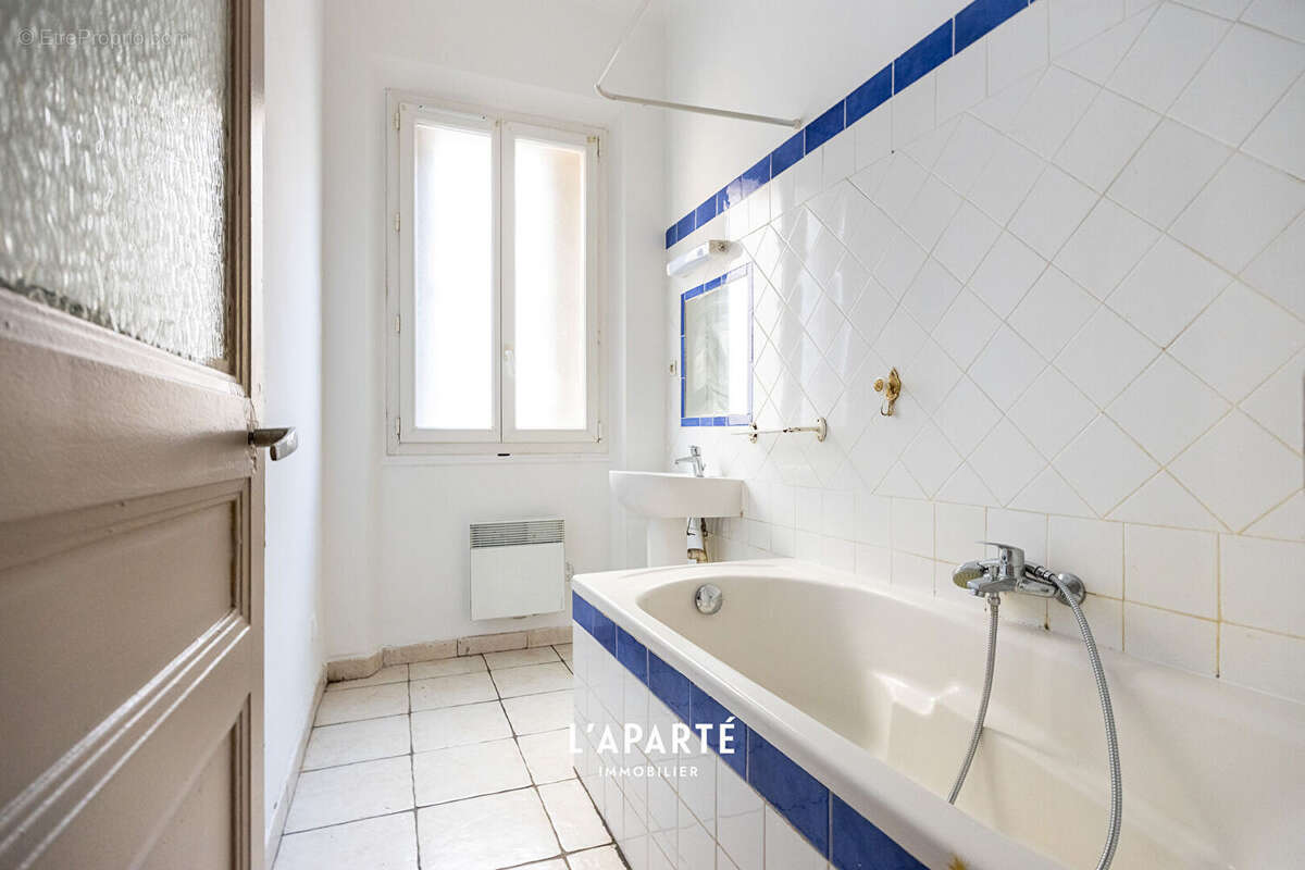 Appartement à MARSEILLE-1E