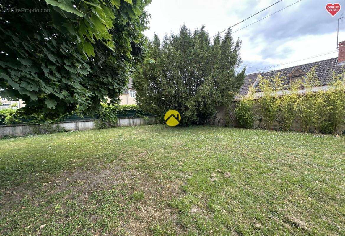 Maison à JOUET-SUR-L&#039;AUBOIS