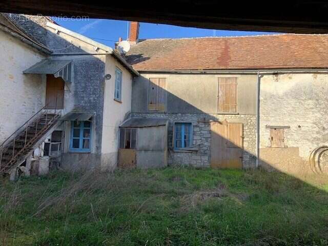 Maison à BRIARRES-SUR-ESSONNE