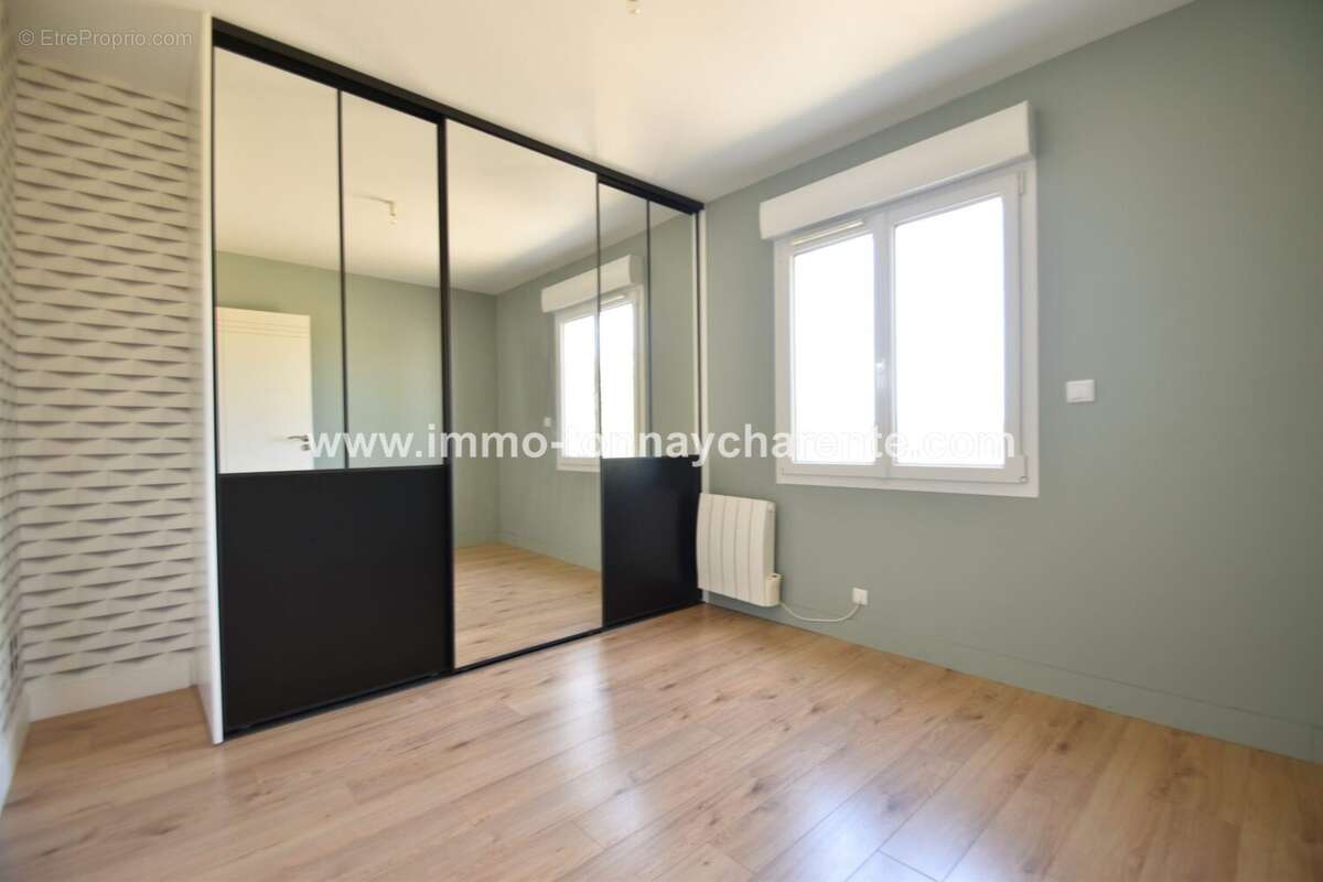 Maison 90 m² à Tonnay-Charente  - photo 7