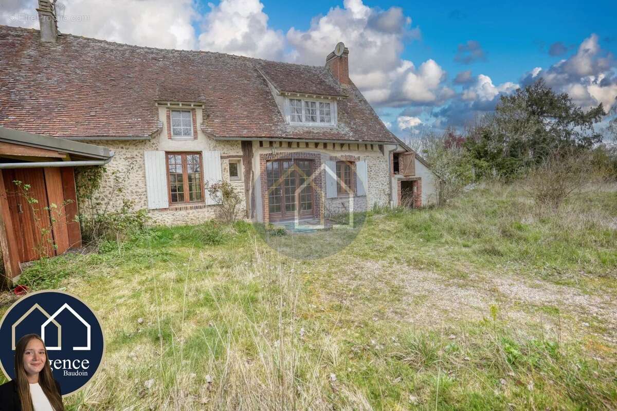 Maison à TREMBLAY-LES-VILLAGES