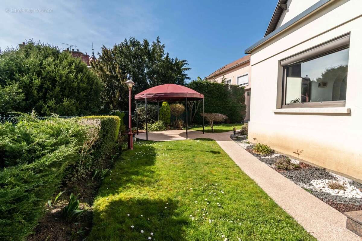 Maison à MONTMORENCY