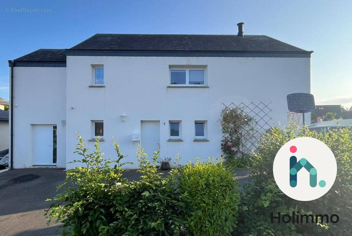 Maison à PLOUGOUMELEN
