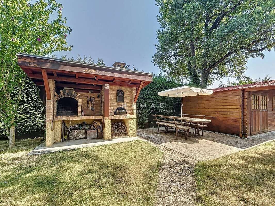 Maison à LA TOUR-DE-SALVAGNY