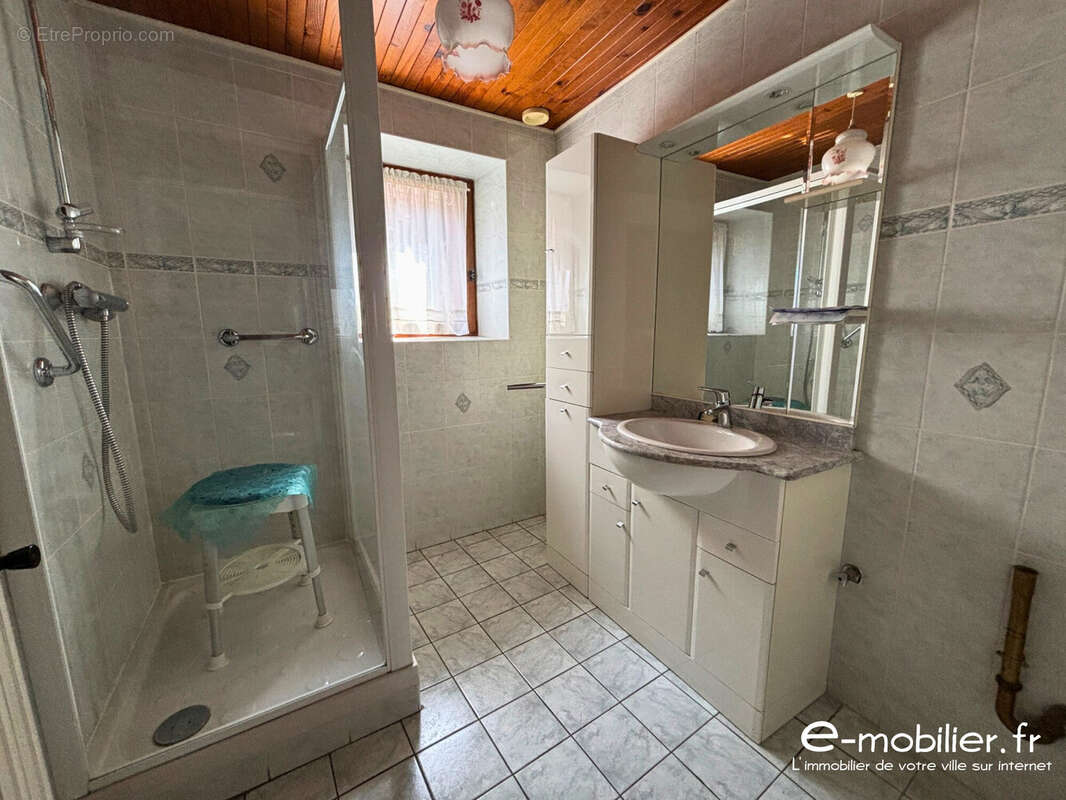 Maison 110 m² à Cevins  - photo 4