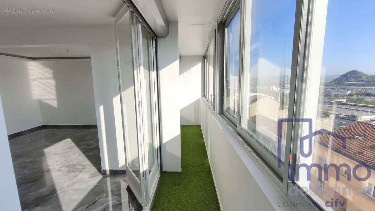 Appartement à SAINT-ETIENNE