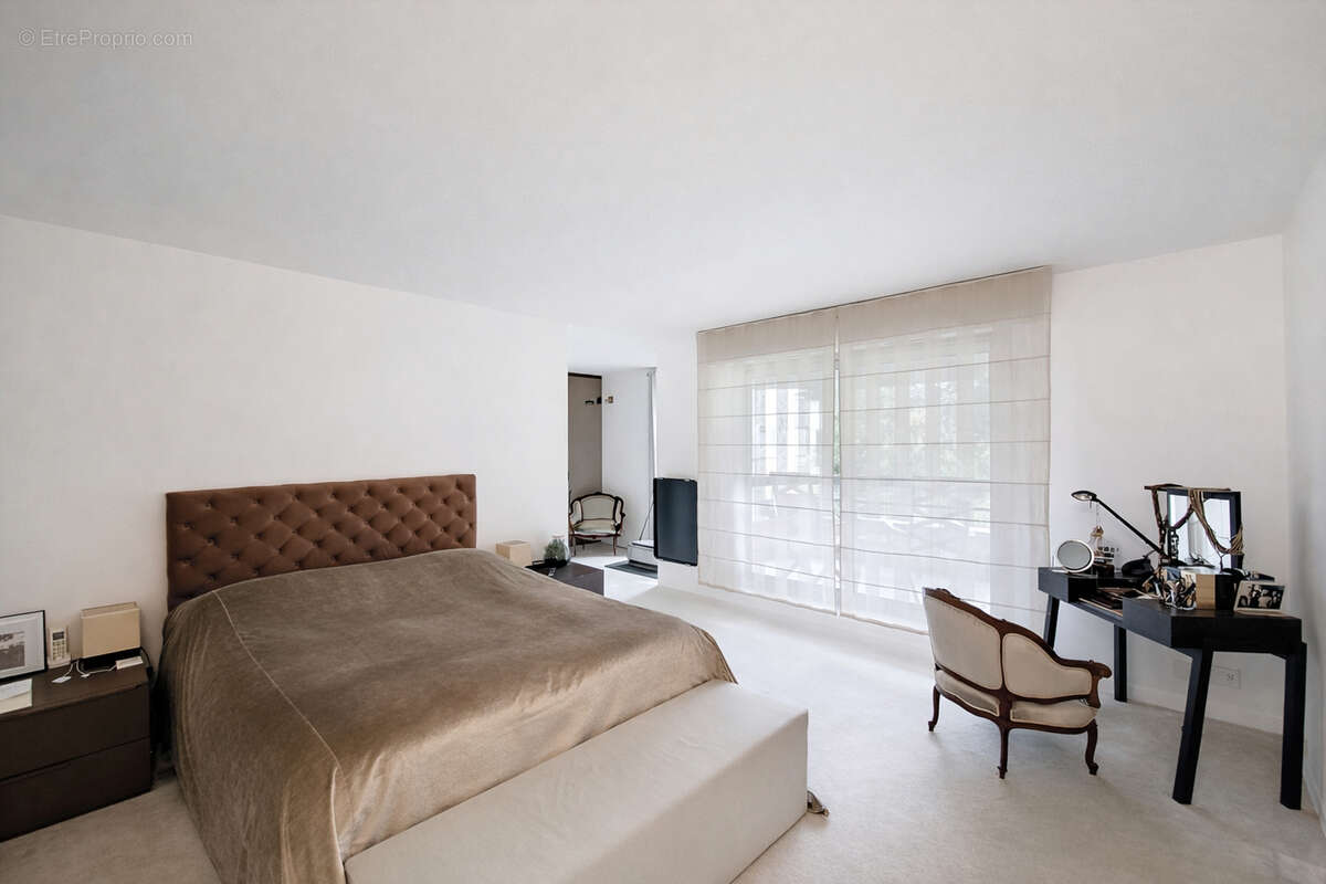 Appartement à SURESNES