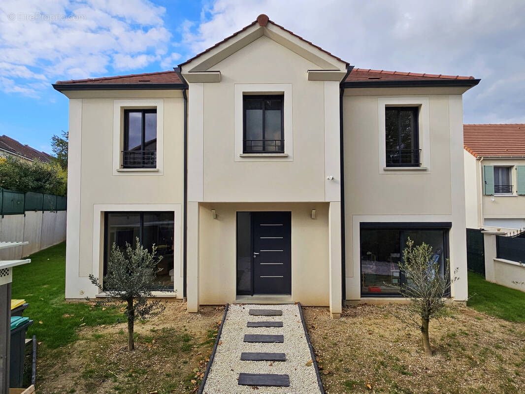 Maison à VILLECRESNES