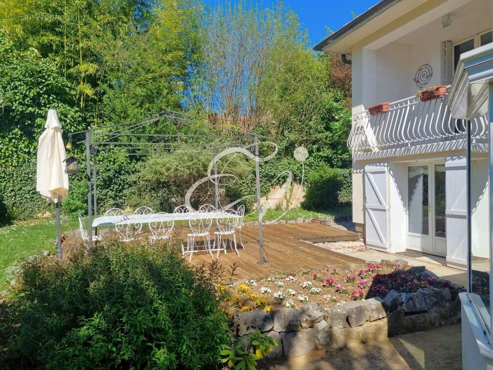 Maison à TASSIN-LA-DEMI-LUNE