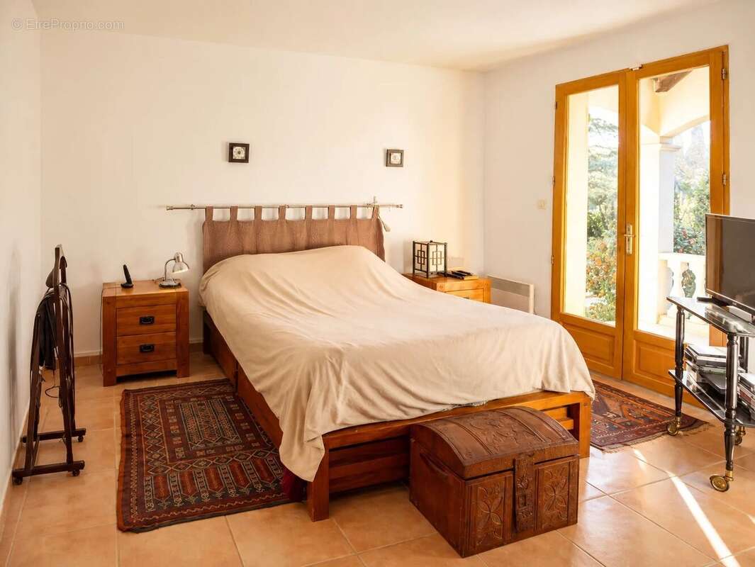 Exclusivité – Maison T7 de 217 m² avec double garage sur 1 794 m² à Combaillaux, à 5 minutes de Saint-Gély-du-Fesc - photo 16