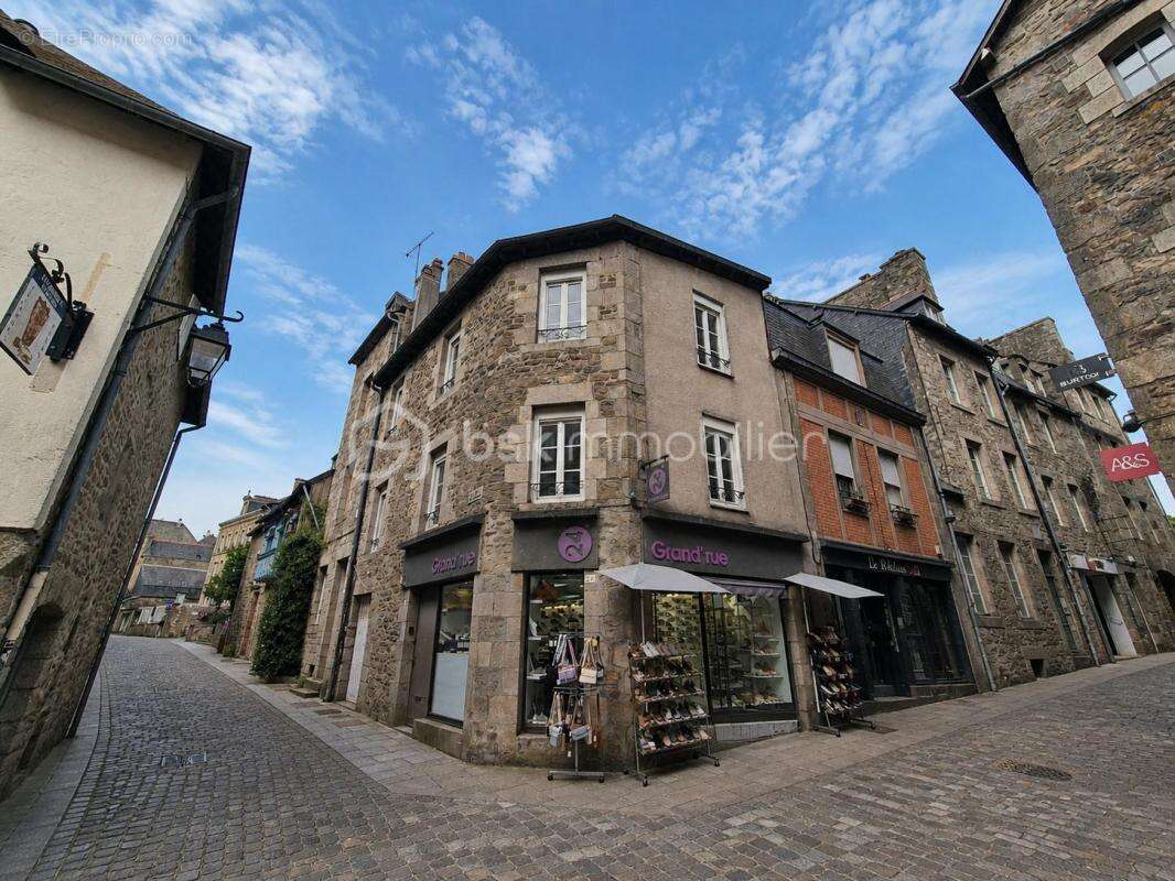 Immeuble de rapport d'exception sur la rue la plus commerçante de la ville - photo 2