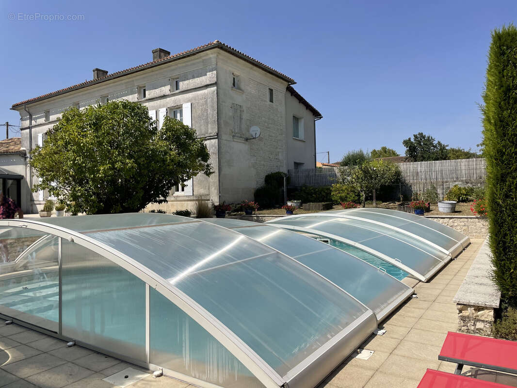 Maison à HIERSAC