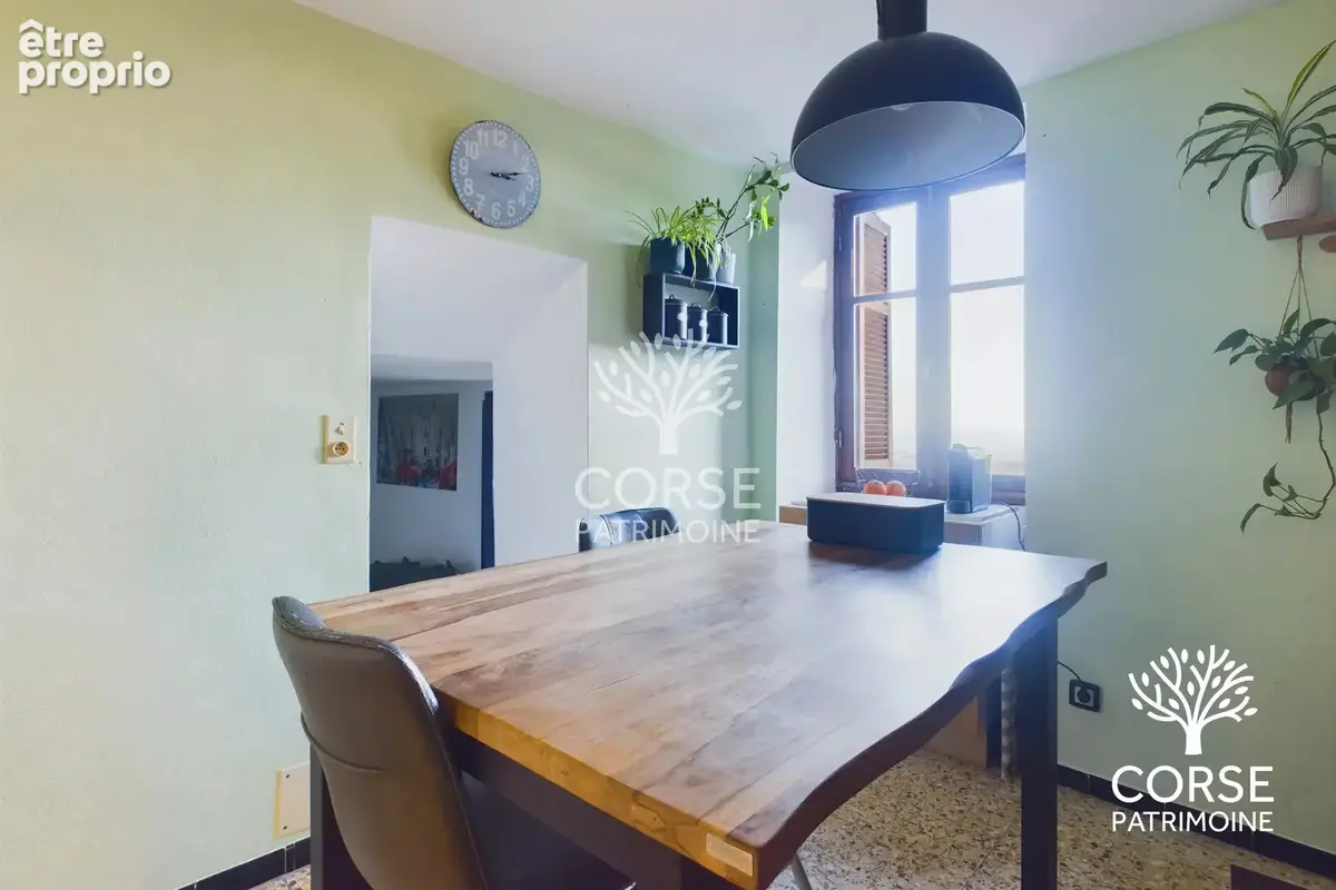 Appartement T3 rénové en plein coeur du village - photo 4