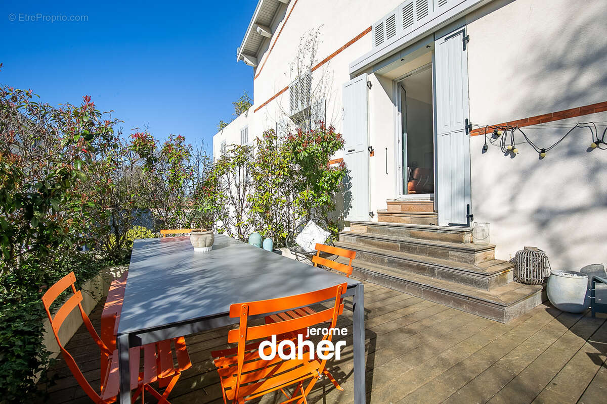 Appartement à MARSEILLE-8E
