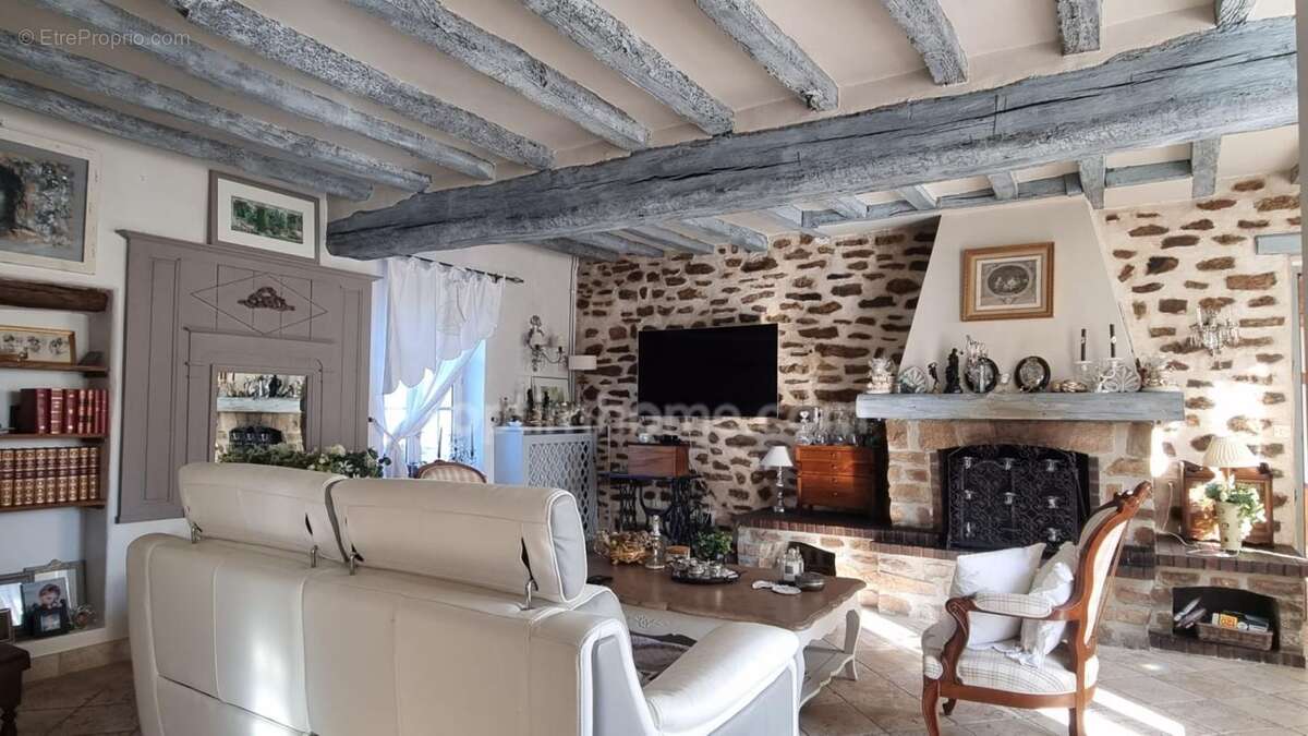 SAINT SIMEON - Longère de 11 pièces avec 2 piscines et 6 chambres sur 8700 m² - photo 11