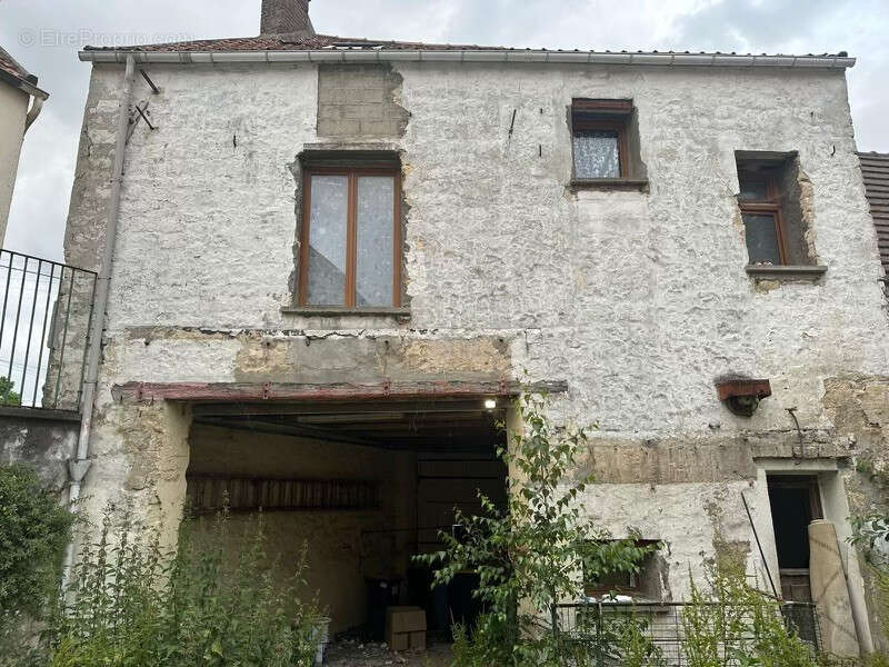 Appartement à PRESLES