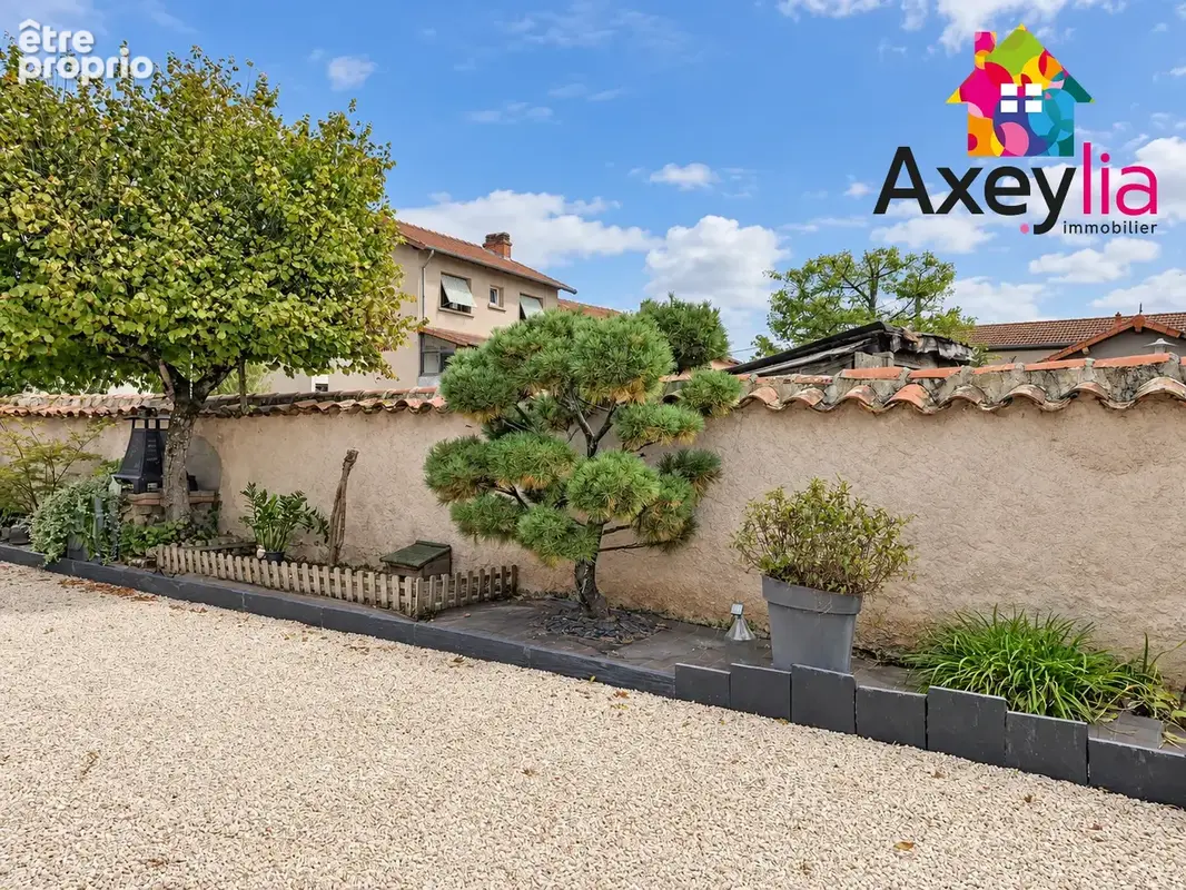 A vendre - proche centre charlieu - maison avec terrain - photo 15
