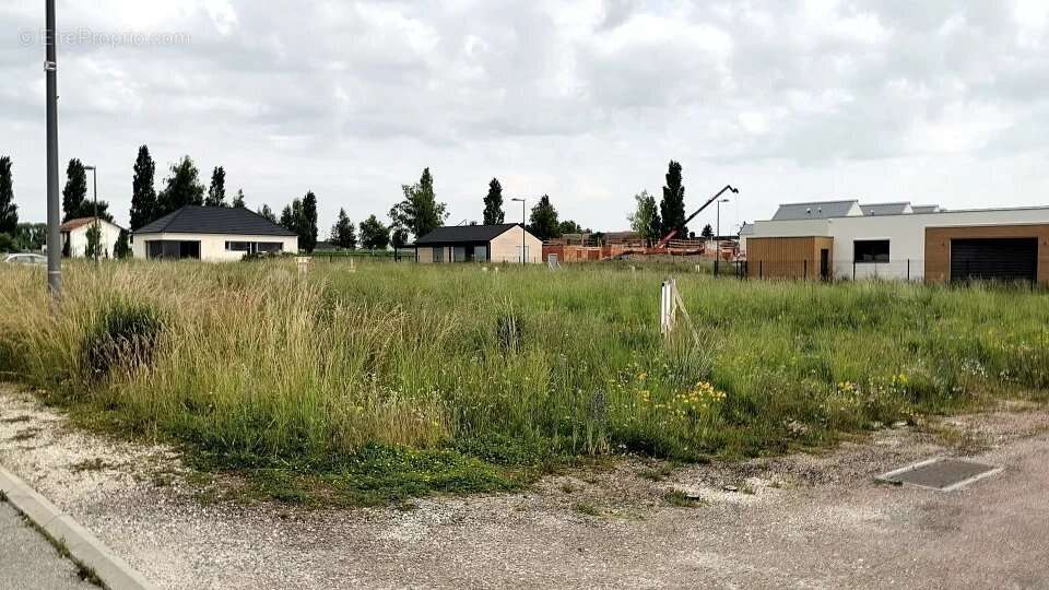 Terrain à PONT-SAINTE-MARIE
