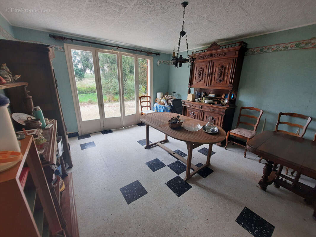 Maison à SAINT-TRIVIER-DE-COURTES