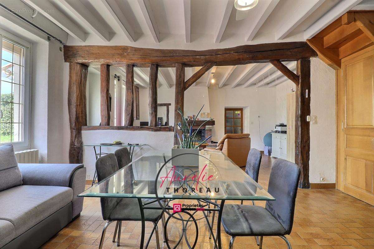 Maison à TIVERNON