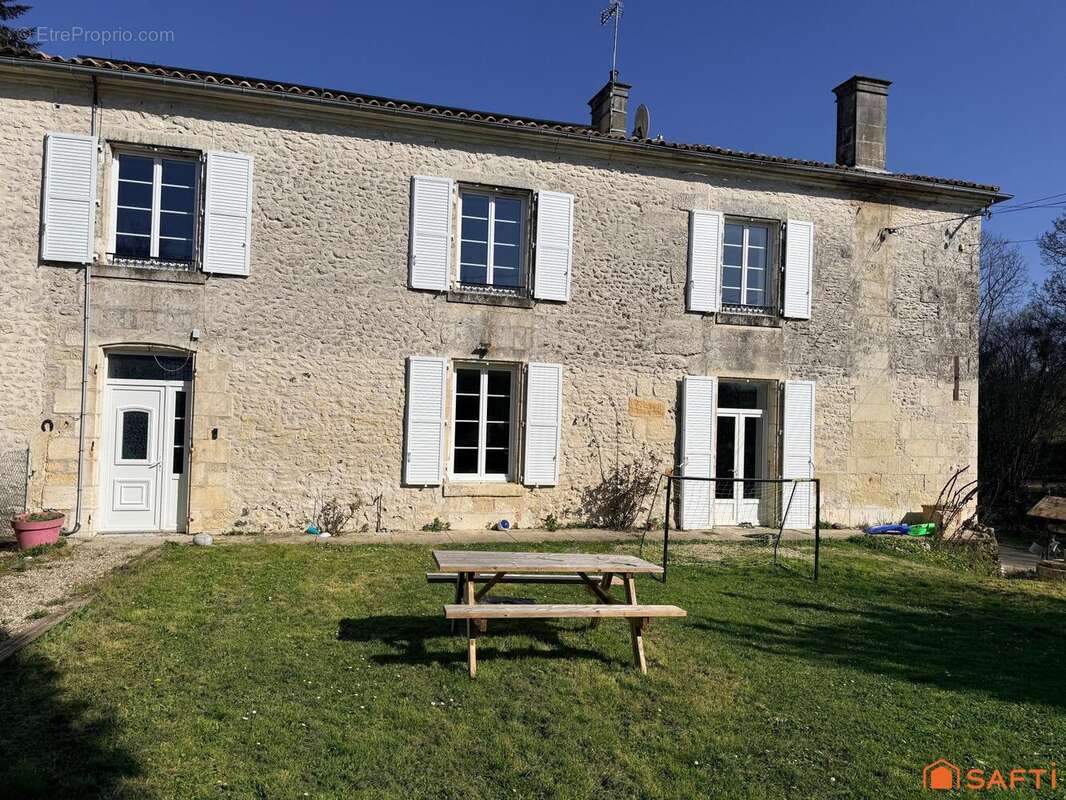 Photo 2 - Maison à CHANIERS