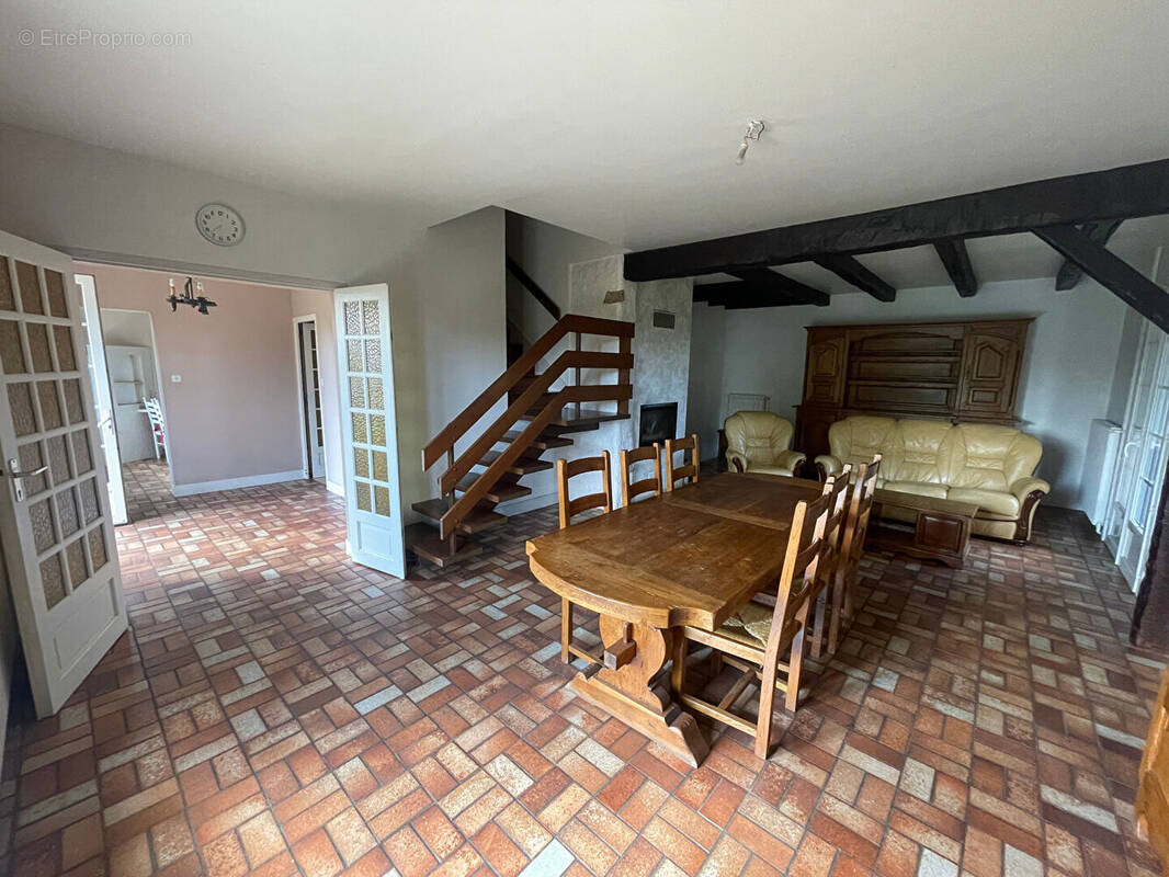 Maison à SAUVIGNY-LES-BOIS