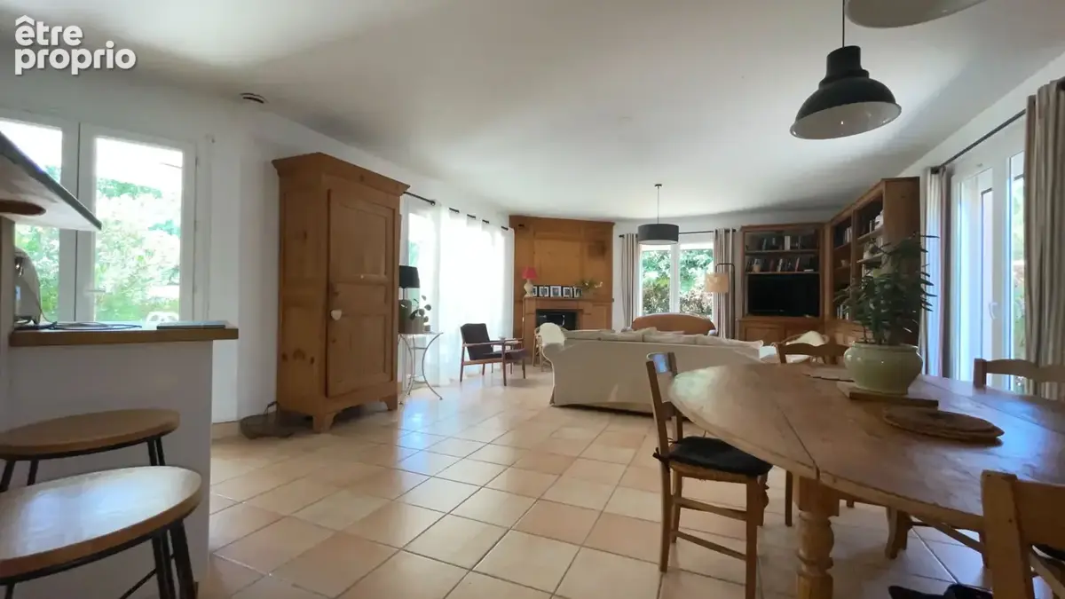 Maison 5 chambres avec studio indépendant, piscine, carport... - photo 3