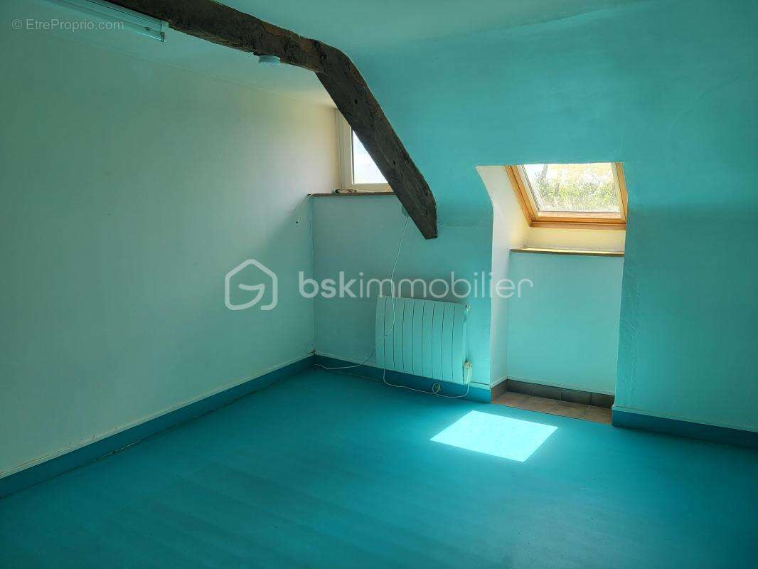 Maison pleine de charme à Trévé - 61 m² avec dépendances et potentiel d’évolution - photo 9