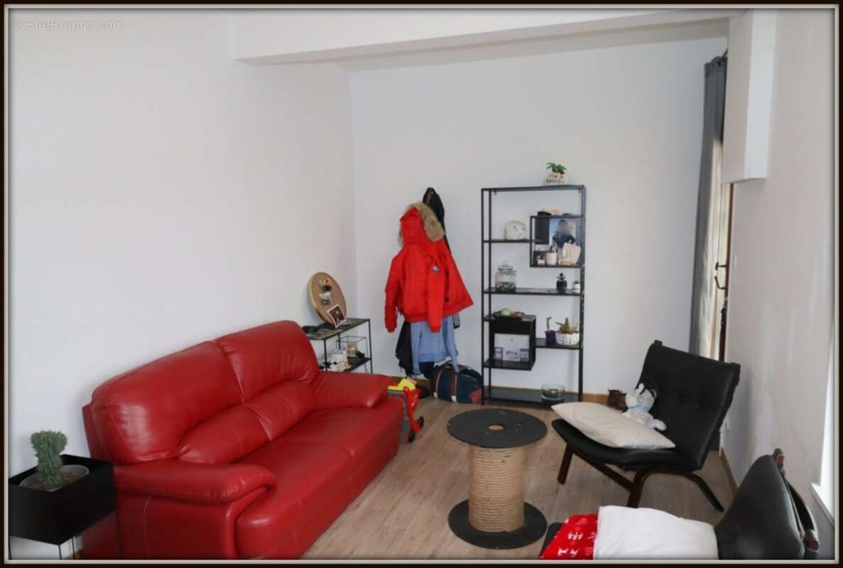Dpt Saône et Loire (71), à vendre ROMENAY immeuble - 4 appartements et 1 local commercial - photo 12