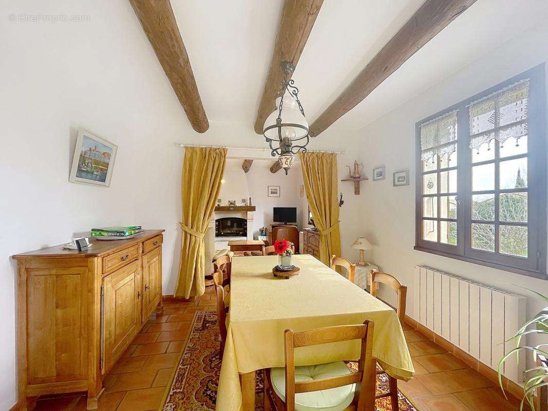 Maison à SAINT-SATURNIN-LES-AVIGNON