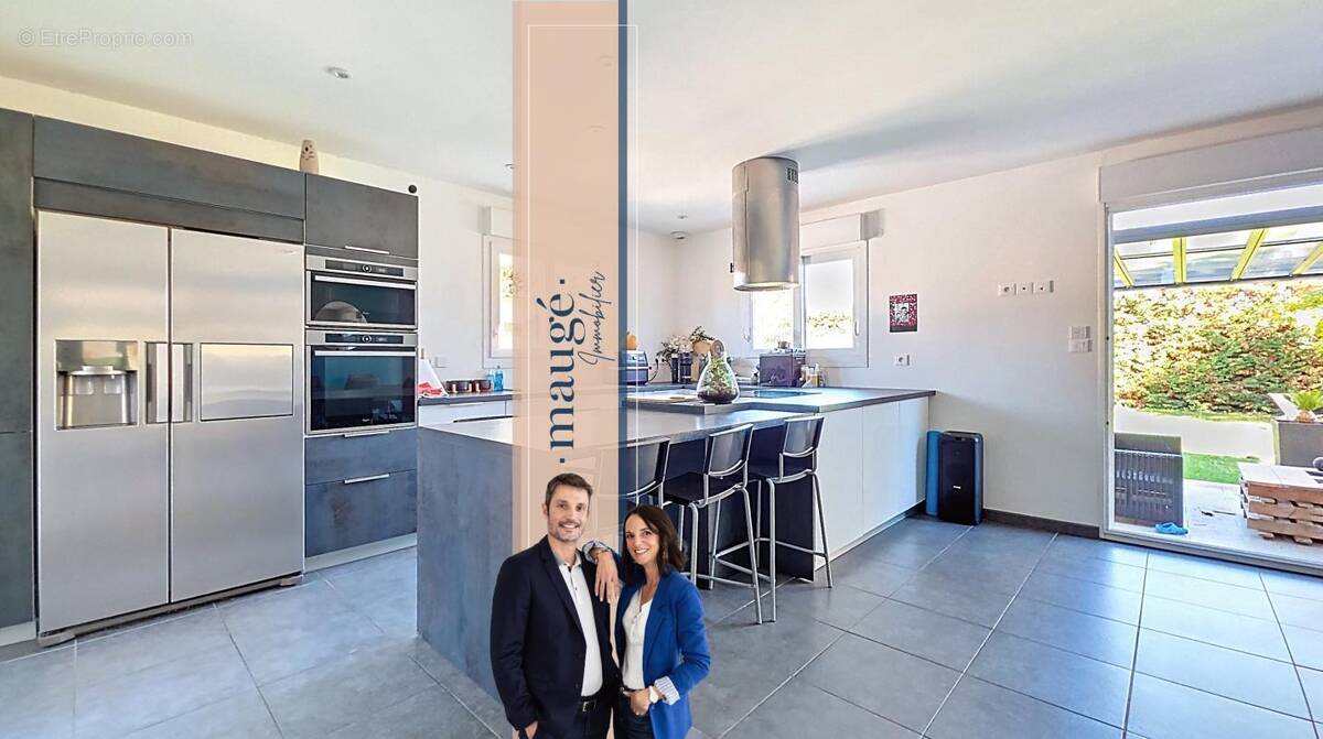 Maison à SAINT-PIERRE-DE-CHANDIEU