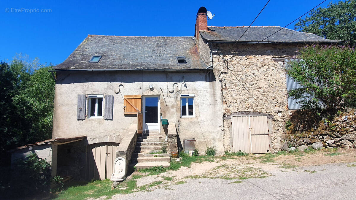 Maison à LA SALVETAT-PEYRALES