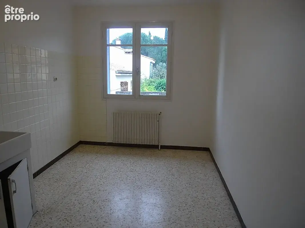 T2 avec garage et petit jardin - photo 6