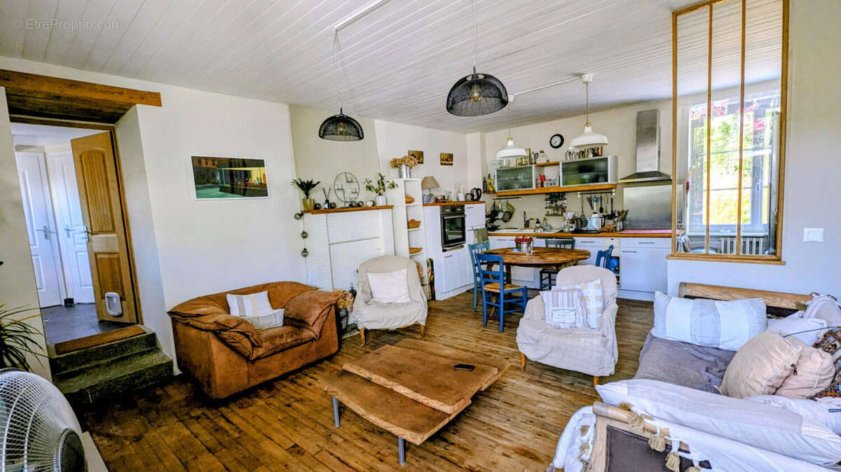 Maison rénovée en pierres 5 pièces - 105 m² - PLEINE FOUGERES (35610) - photo 5