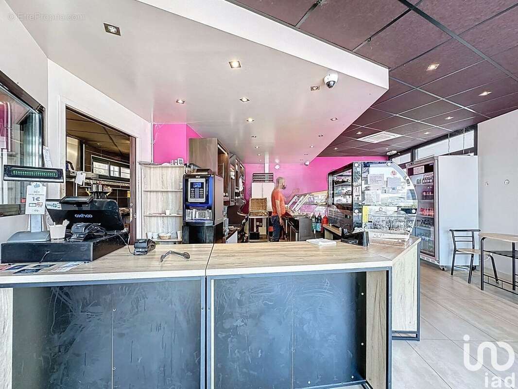 Photo 6 - Commerce à LAVERUNE