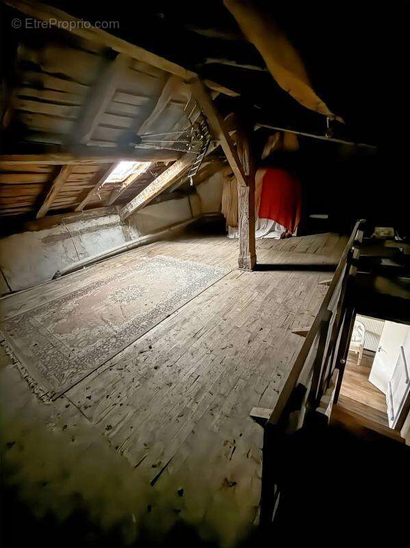 Maison à CHAMPAGNAC-LA-RIVIERE