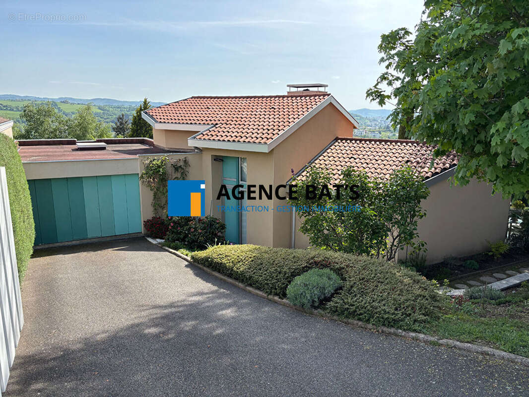 Photo 3 - Maison à SAINT-GENEST-LERPT