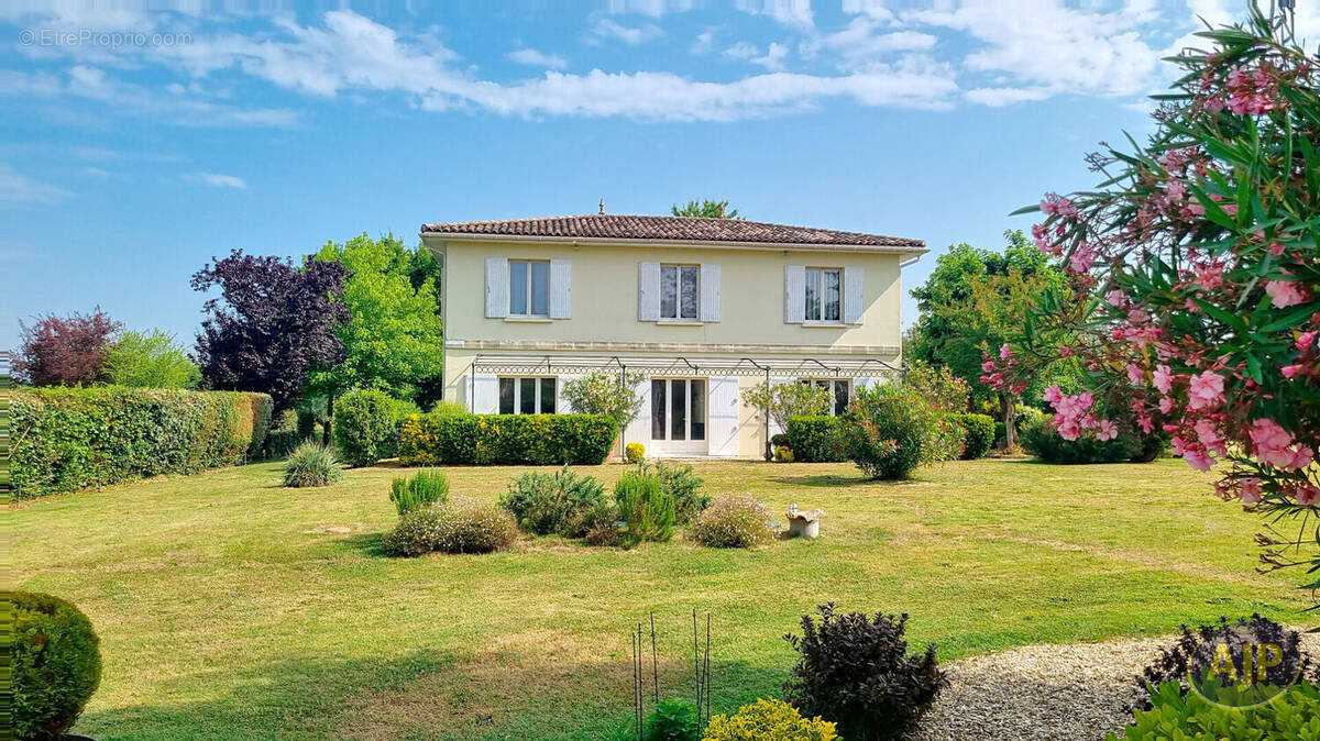 Maison à SAINT-DENIS-DE-PILE