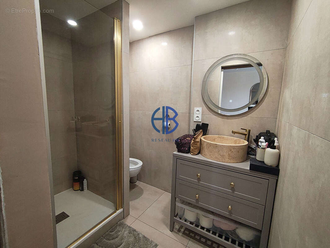 Appartement à SILLANS