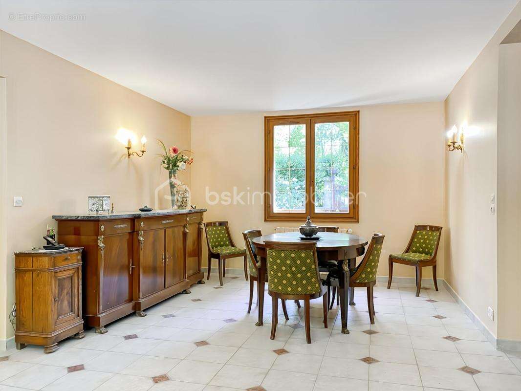 Maison à SAINT-MAURICE-MONTCOURONNE
