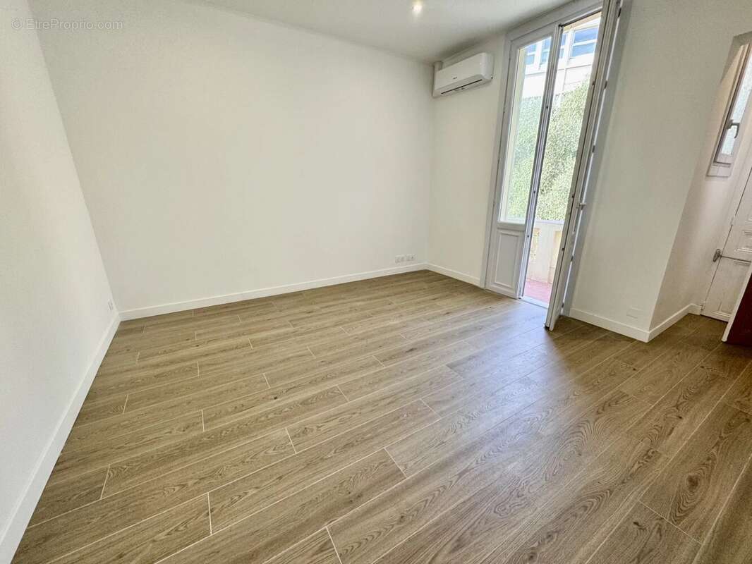 Cannes vente 2 pièces au calme absolu dans maison bourgeoise - photo 4