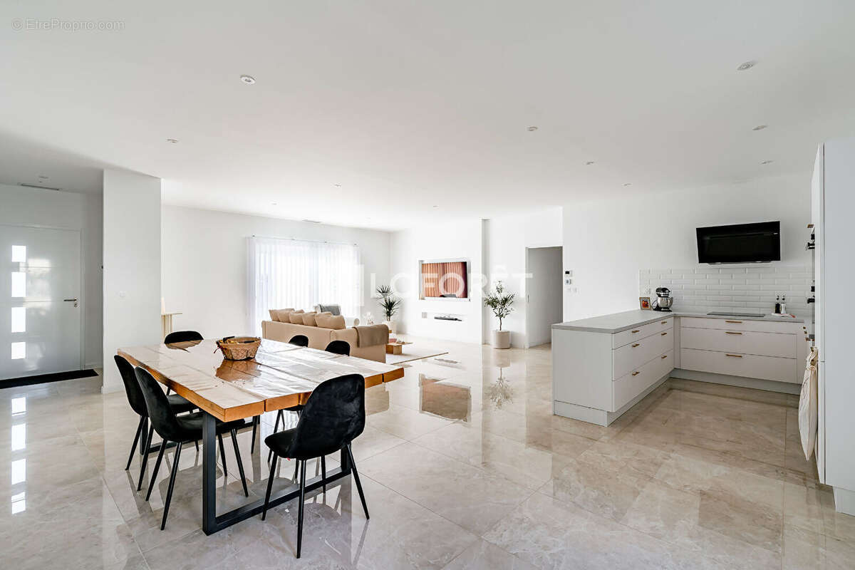 Maison à SAINT-ANDRE-DE-CUBZAC