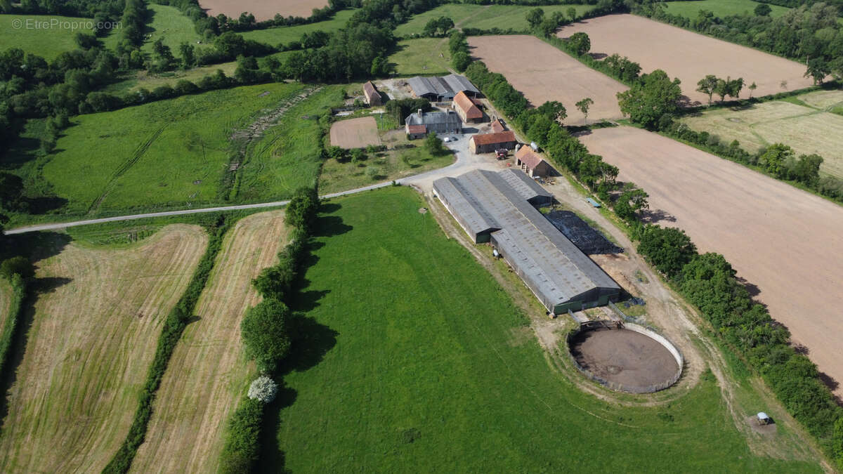 Maison à MONTREUIL-SUR-LOZON