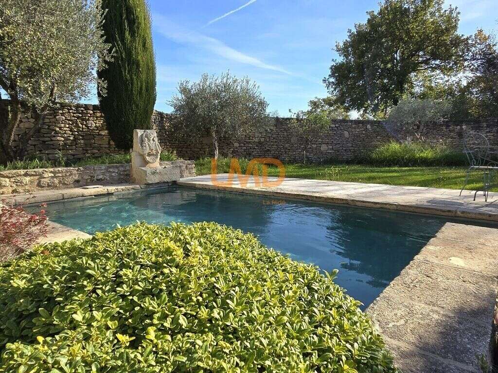 Maison à GORDES
