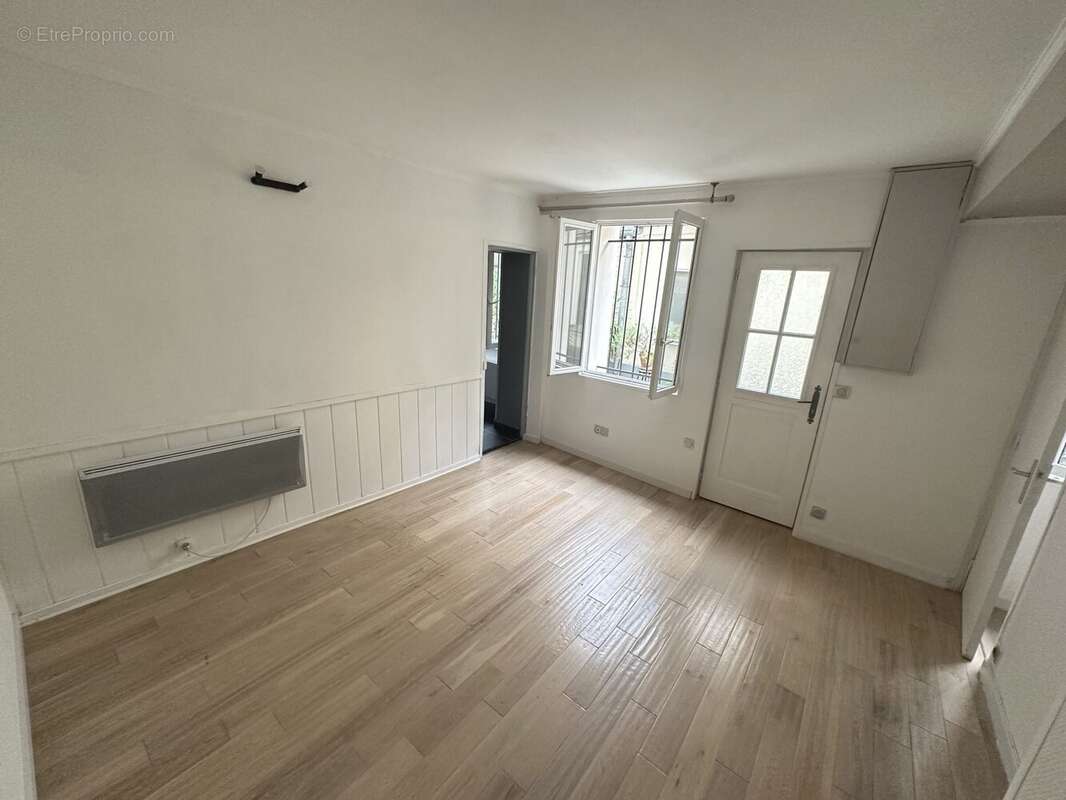 Appartement à PARIS-20E